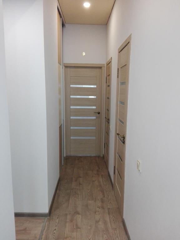Apartment On Kryvorizhstal Street 35-24 克里沃罗格 外观 照片