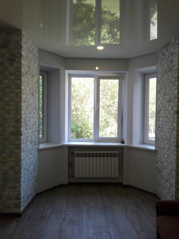 Apartment On Kryvorizhstal Street 35-24 克里沃罗格 外观 照片