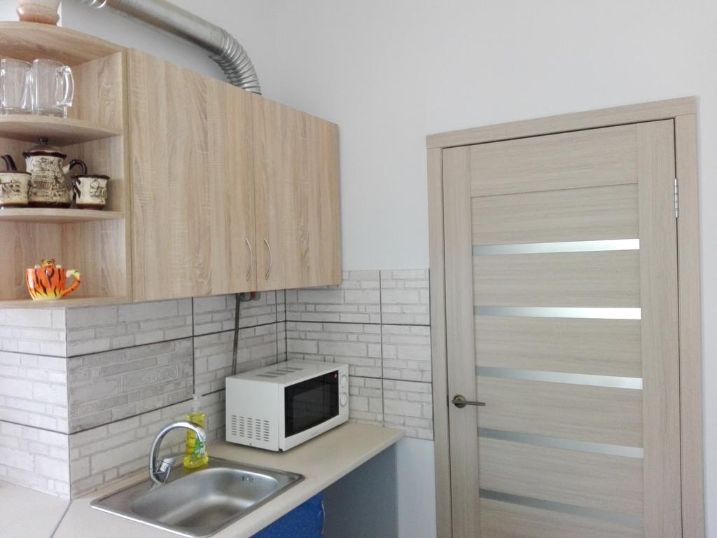 Apartment On Kryvorizhstal Street 35-24 克里沃罗格 外观 照片