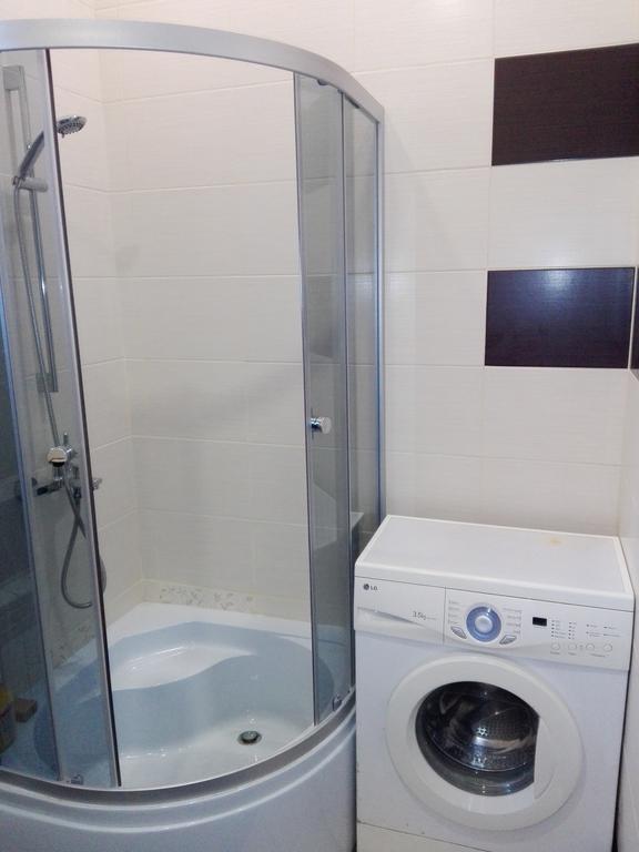 Apartment On Kryvorizhstal Street 35-24 克里沃罗格 外观 照片