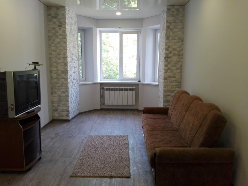 Apartment On Kryvorizhstal Street 35-24 克里沃罗格 外观 照片